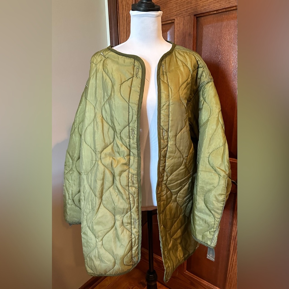Urban Outfitters Quilted Jacket - Picture 6 of 7